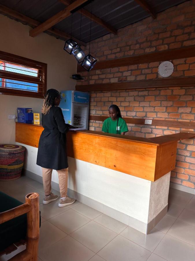 Iziba Lodge - Hoima Bagian luar foto