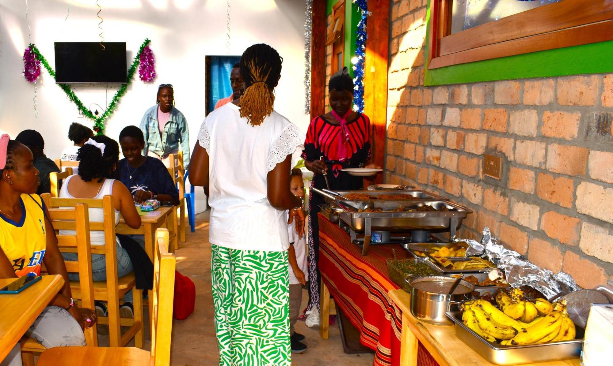 Iziba Lodge - Hoima Bagian luar foto