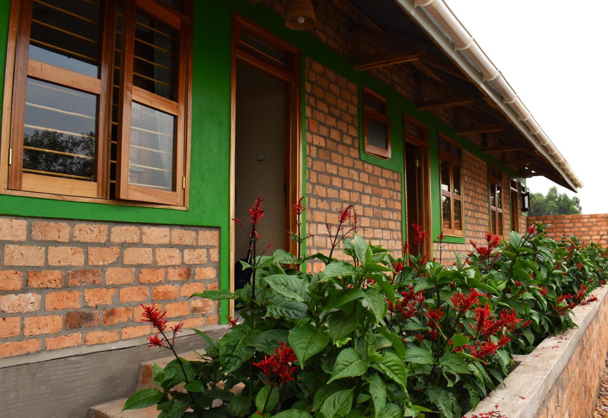 Iziba Lodge - Hoima Bagian luar foto