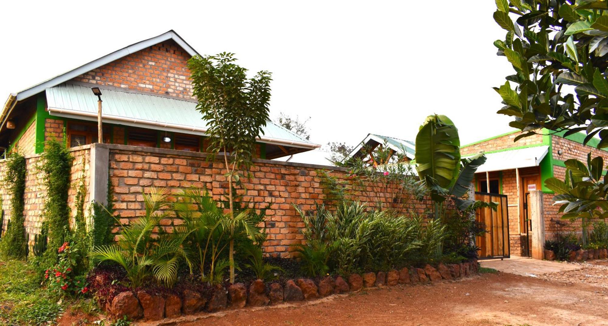 Iziba Lodge - Hoima Bagian luar foto